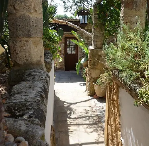 In Dimora Di Charme El Salento Bed & Breakfast 4*