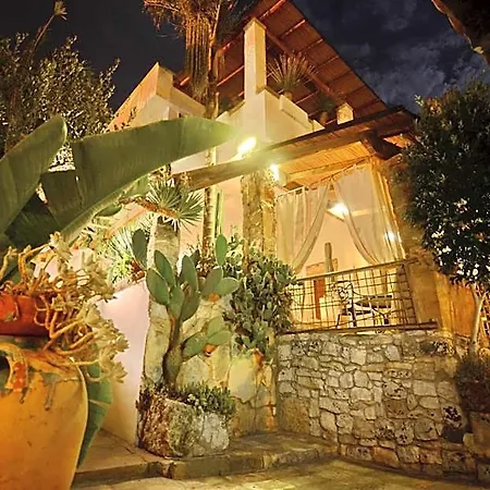 فندق مبيت وإفطار In Dimora Di Charme El Salento Felline