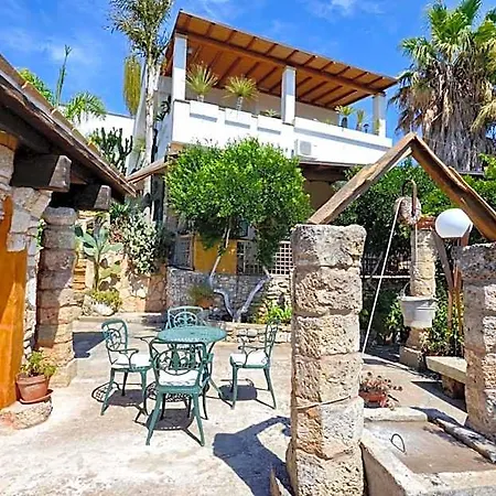 فندق مبيت وإفطار In Dimora Di Charme El Salento Felline